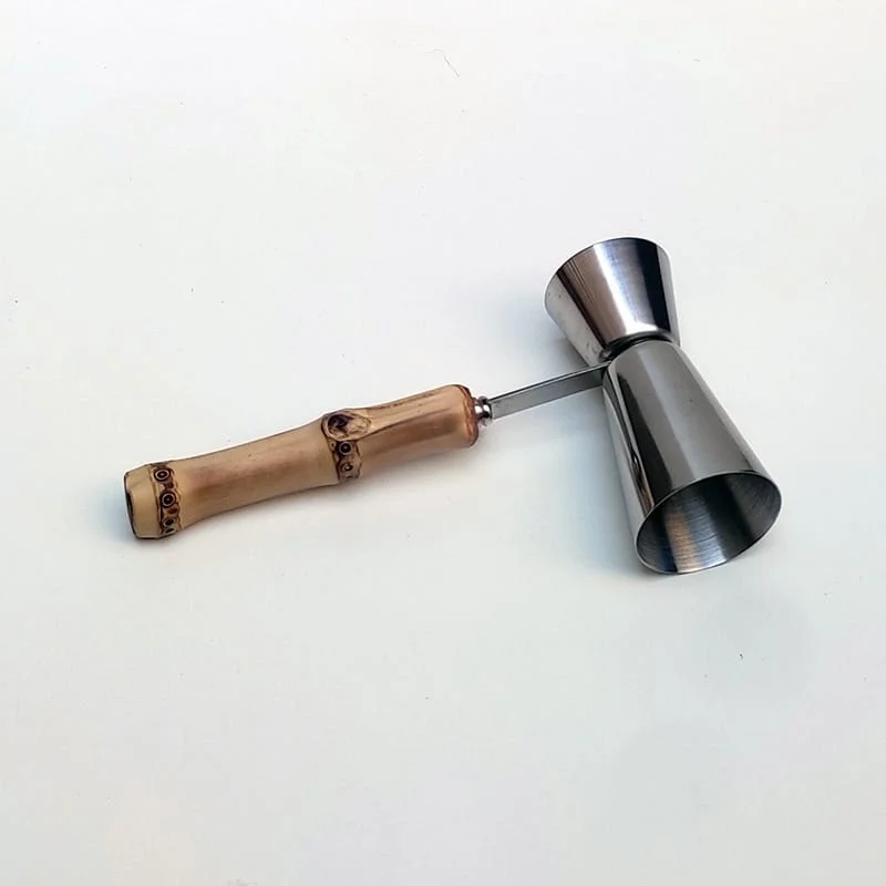 DOSADOR DE INOX COM CABO DE BAMBU